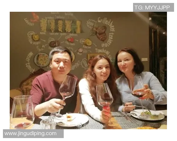 外国足球明星与中国女明星的跨国情缘与合作故事探讨